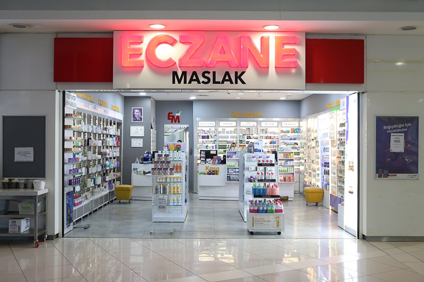 Maslak’ta Farsça Konuşan Eczane 